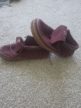 Women’s Burgundy Laidback London  Suede Ankle Booties - Fringe Moccasin Style